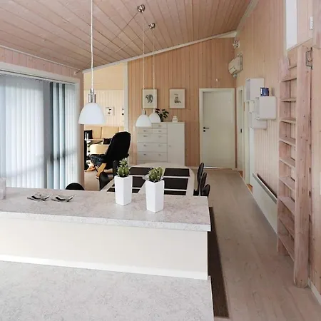 7 Person In Hotel Hadsund