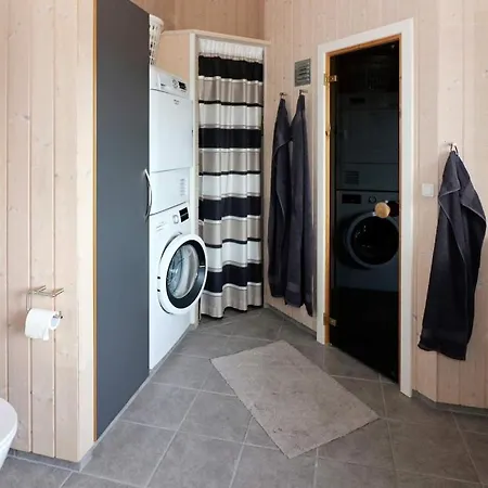 Hotel 7 Person In 3*